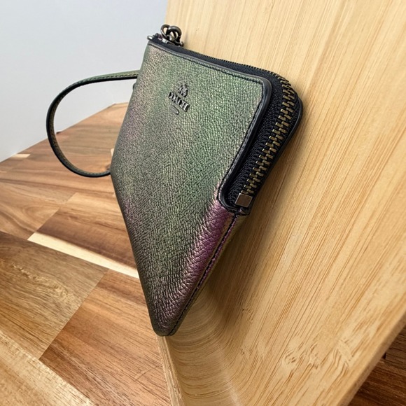 Coach HOLOGRAM CORNER ZIP WRISTLET Iridescent Metallic Purple Leather Small - Picture 3 of 5